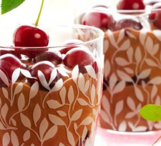 Greek Yogurt Snack Recipe: No-Pudge “Pudding Cup”