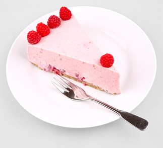 berry-yogurt-cake