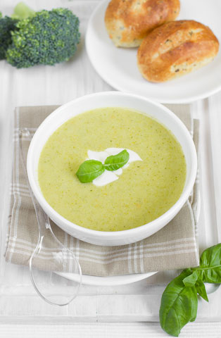 Broccoli-Pea Soup with Greek Yogurt | Voskos®